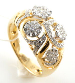 Кольцо в лимонном золоте с бриллиантами